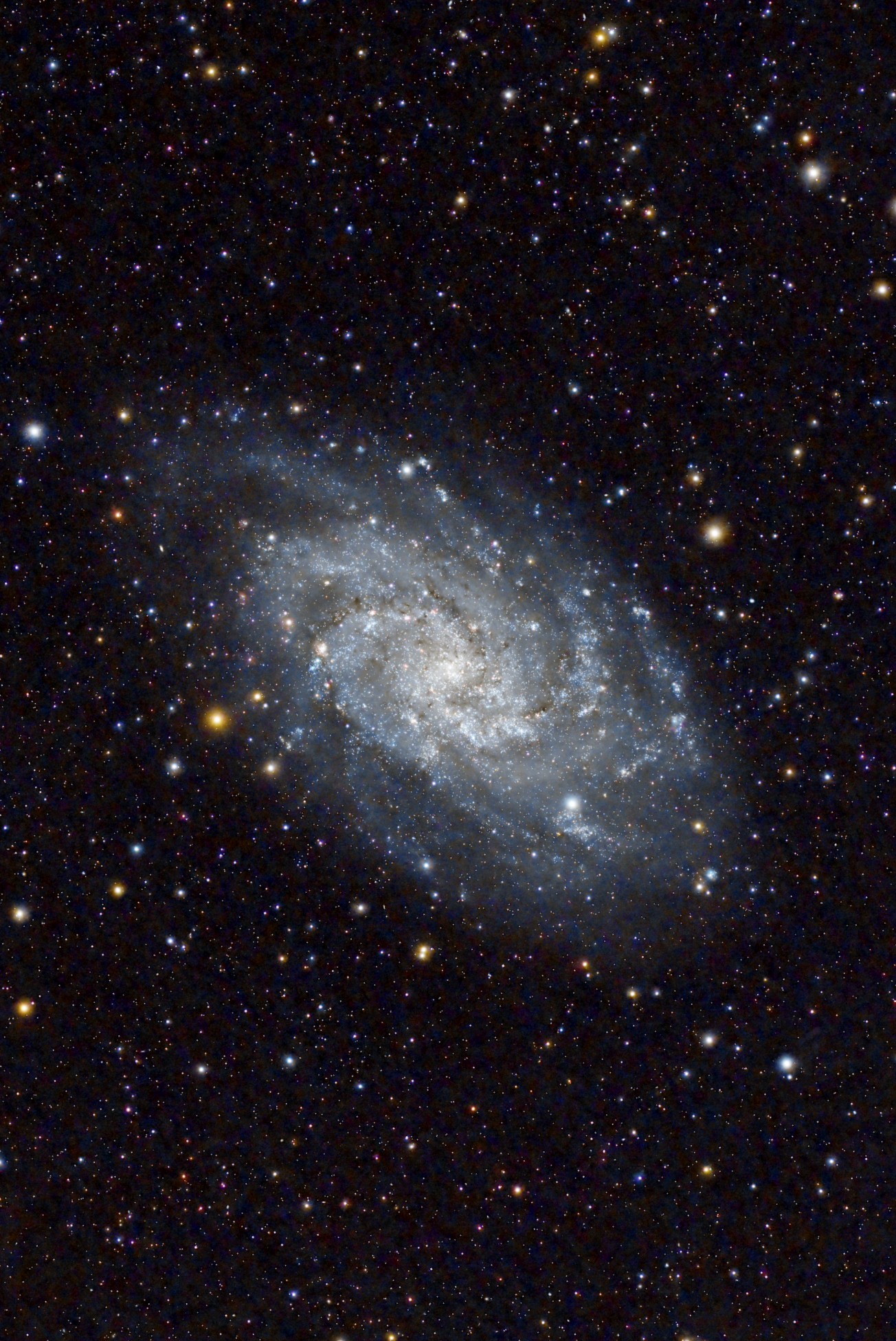 Galaxie triangle en forme de spirale blanche et bleu